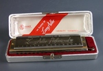   "The Larry Adler Professional 16" : "M. HOHNER". 1960- .